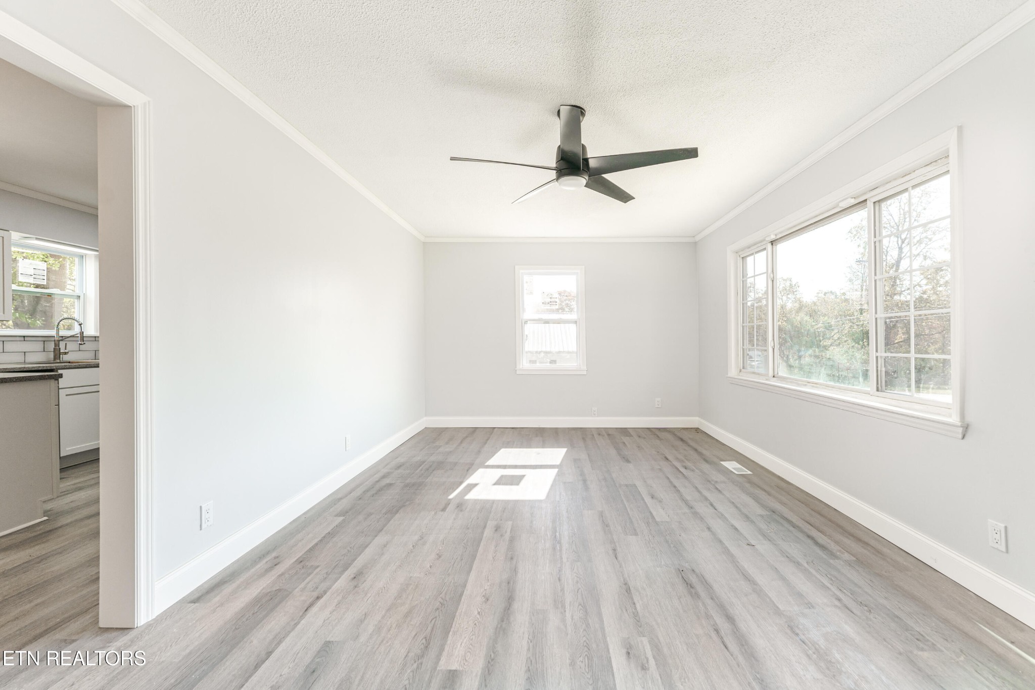 118 Salem Road Oak Ridge, TN 37830 - Photo 3 of 32 a view of an empty room and window