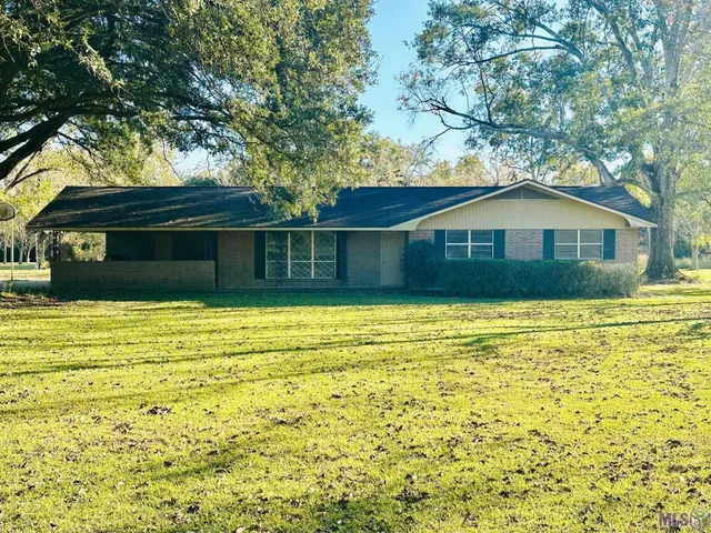 $1,850 | 43063 Black Bayou Road, Gonzales, LA 70737