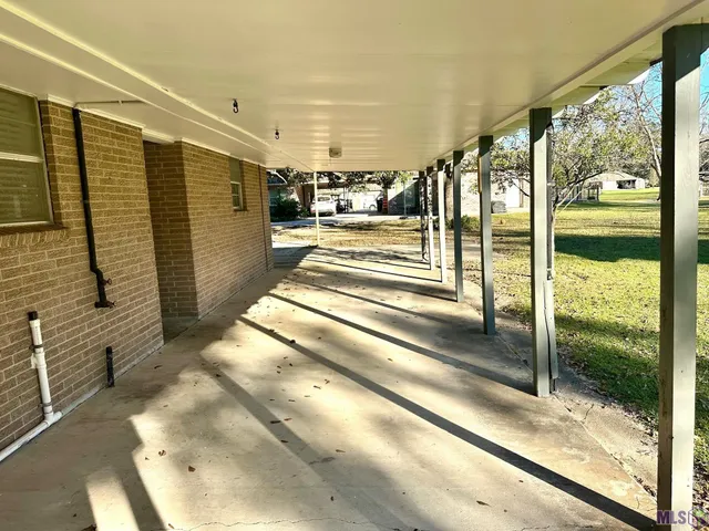 $1,850 | 43063 Black Bayou Road, Gonzales, LA 70737