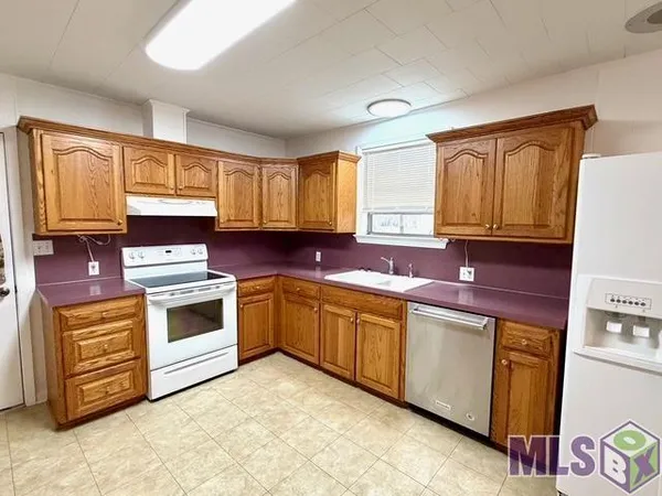$1,850 | 43063 Black Bayou Road, Gonzales, LA 70737