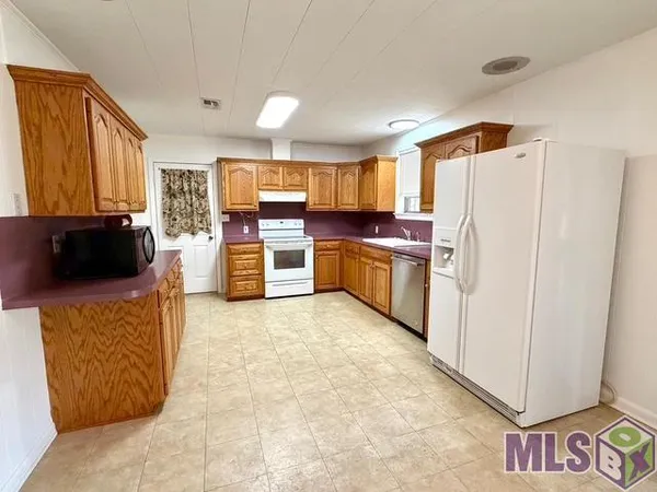 $1,850 | 43063 Black Bayou Road, Gonzales, LA 70737