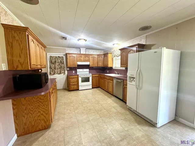 $1,850 | 43063 Black Bayou Road, Gonzales, LA 70737