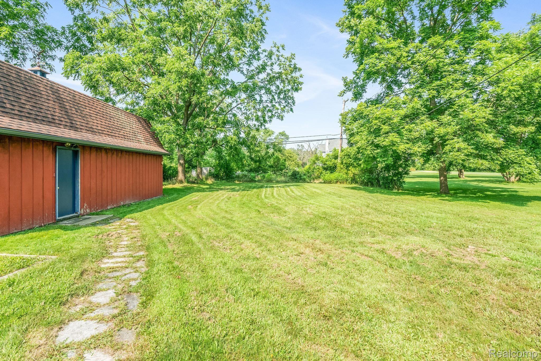 25326 Waltz Road New Boston, MI 48164 - Photo 28 of 36 25326 waltz-2422.jpg