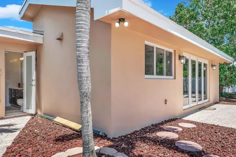 $1,590,000 | 1870 Northeast 197th Terrace, Miami, FL 33179
