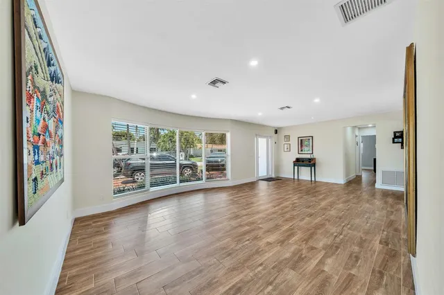 $1,590,000 | 1870 Northeast 197th Terrace, Miami, FL 33179