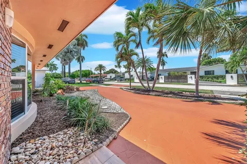 $1,590,000 | 1870 Northeast 197th Terrace, Miami, FL 33179