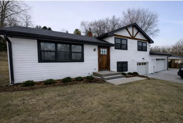 $520,000 | 15901 West 62nd Street, Eden Prairie, MN 55346