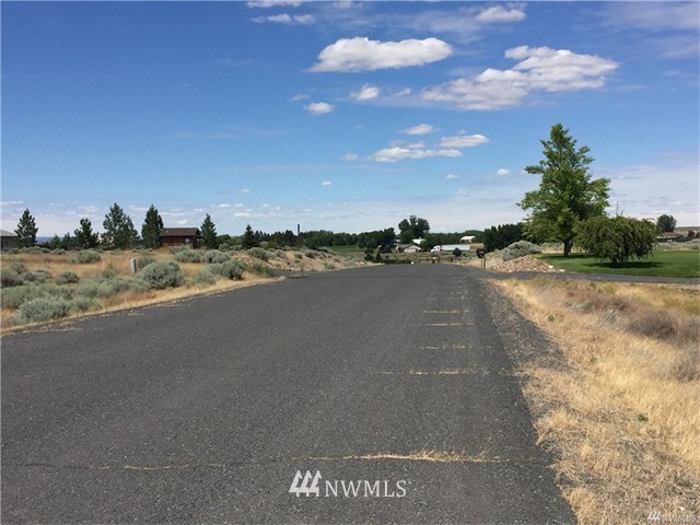8773 Stonecrest Road Northeast Moses Lake, WA 98837 - Photo 3 of 8 Gallery Image 3