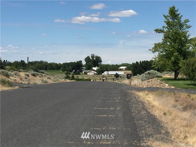 8773 Stonecrest Road Northeast Moses Lake, WA 98837 - Photo 4 of 8 Gallery Image 4