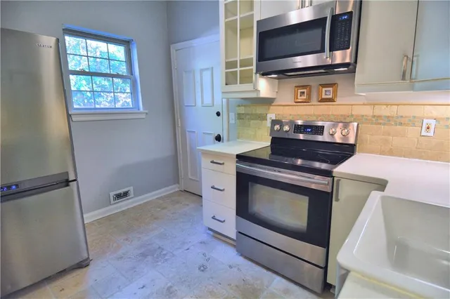 $219,000 | 430 Lindbergh Drive Northeast, Unit G1, Atlanta, GA 30305