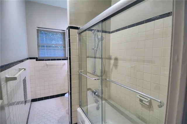 $219,000 | 430 Lindbergh Drive Northeast, Unit G1, Atlanta, GA 30305