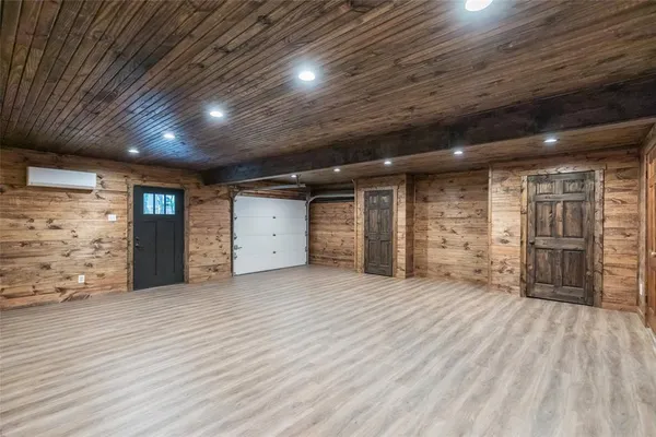 $2,275,000 | 440 Lakeside Drive, Brownwood, TX 76801