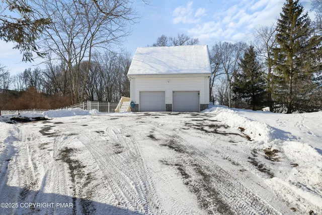 $650,000 | 514 Highlawn Drive, East Stroudsburg, PA 18302