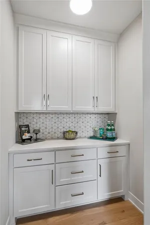 $845,000 | 2728 Northeast 91st Place, Kansas City, MO 64156