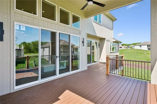 $845,000 | 2728 Northeast 91st Place, Kansas City, MO 64156
