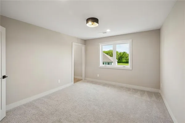 $845,000 | 2728 Northeast 91st Place, Kansas City, MO 64156