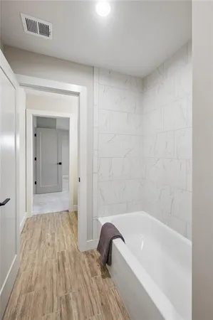$845,000 | 2728 Northeast 91st Place, Kansas City, MO 64156