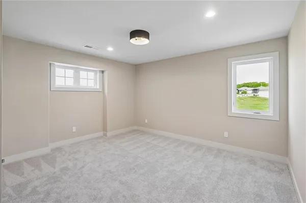 $845,000 | 2728 Northeast 91st Place, Kansas City, MO 64156