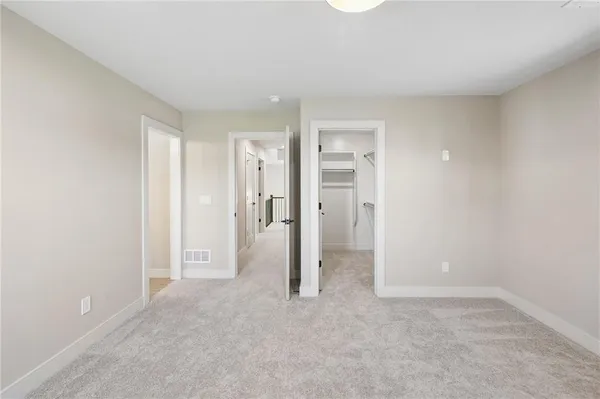 $845,000 | 2728 Northeast 91st Place, Kansas City, MO 64156
