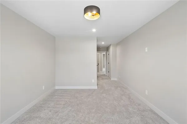 $845,000 | 2728 Northeast 91st Place, Kansas City, MO 64156