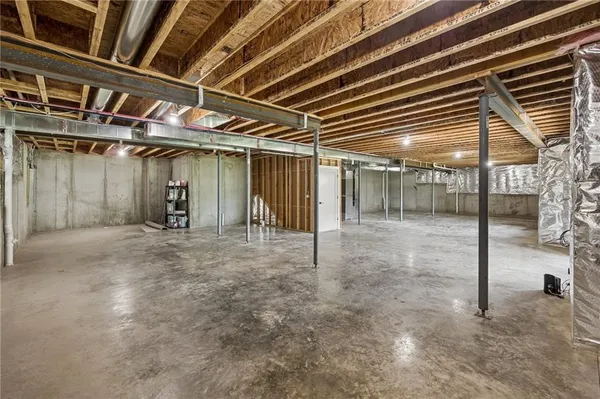 $845,000 | 2728 Northeast 91st Place, Kansas City, MO 64156