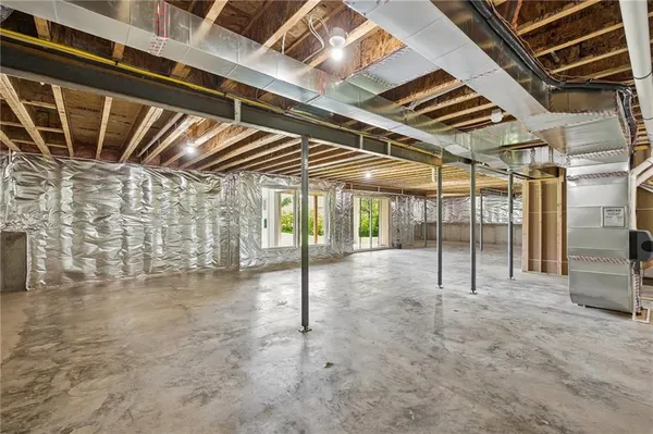 $845,000 | 2728 Northeast 91st Place, Kansas City, MO 64156