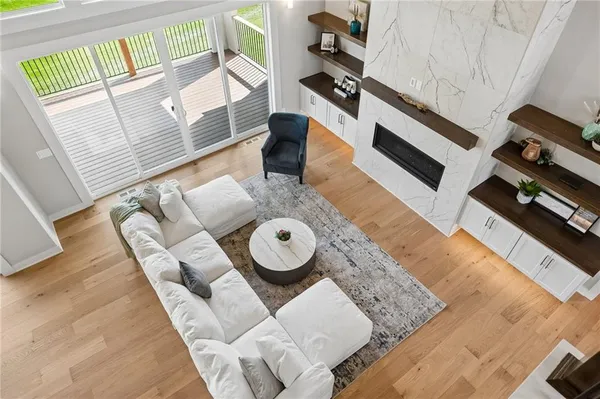 $845,000 | 2728 Northeast 91st Place, Kansas City, MO 64156