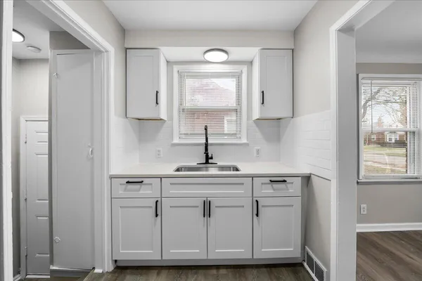 $1,450 | 16283 Carlisle Street, Detroit, MI 48205