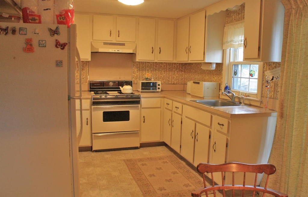 59 Charing Cross Road Dennis, MA 02660 - Photo 5 of 12 Gallery Image 5