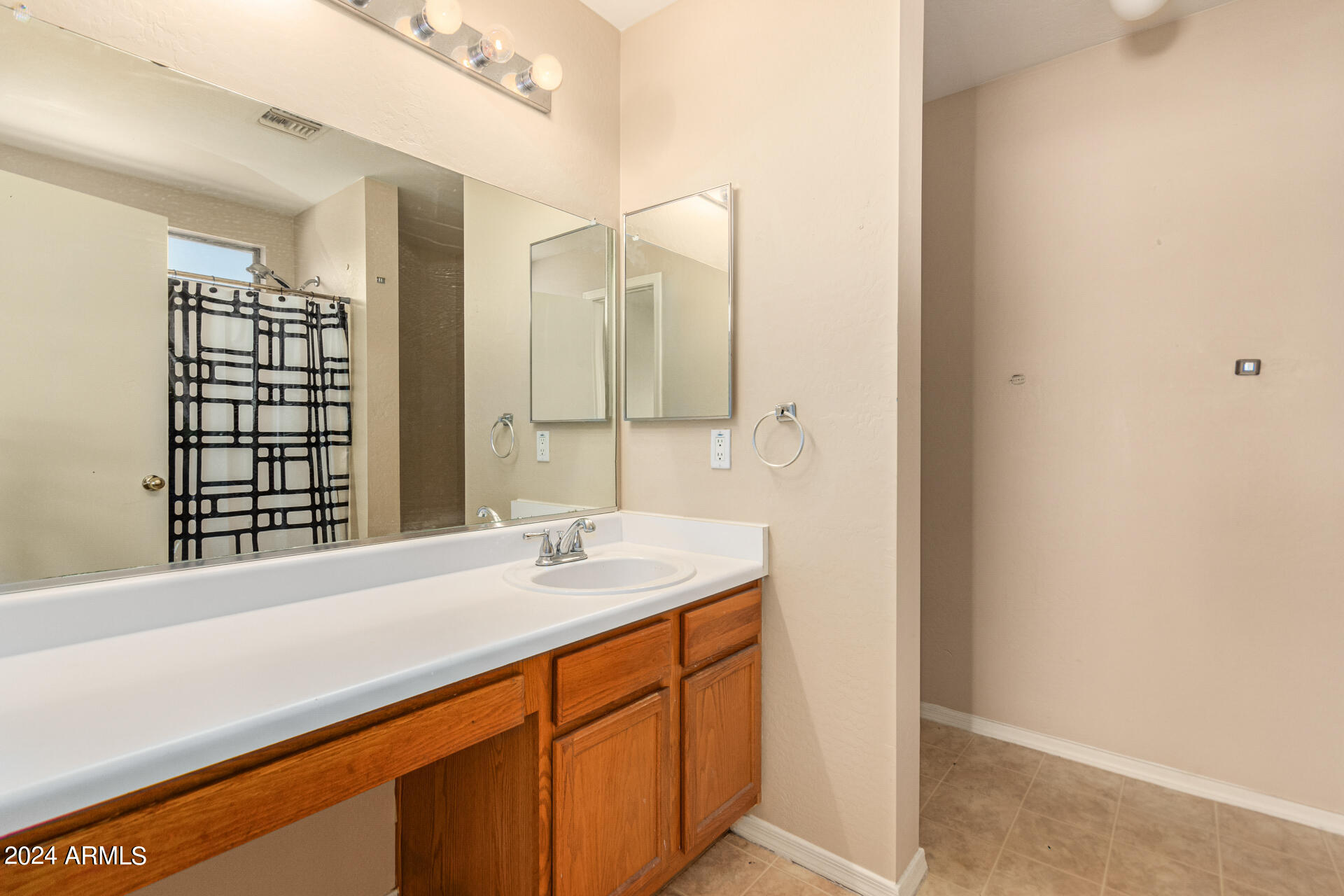 3405 West Fraktur Road Phoenix, AZ 85041 - Photo 15 of 26 21 - Fraktur