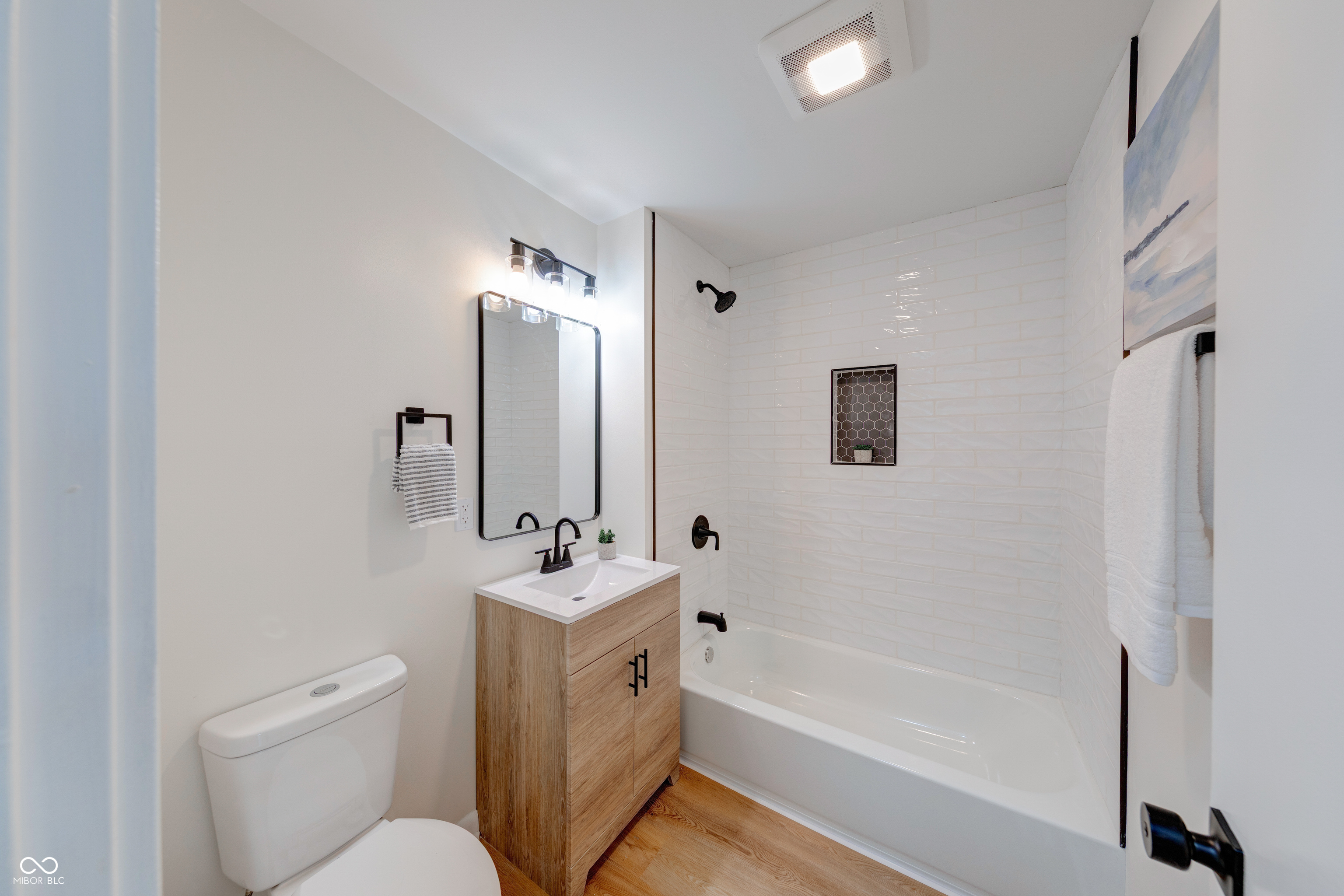6242 Radnor Road Indianapolis, IN 46226 - Photo 11 of 19 Gallery Image 11
