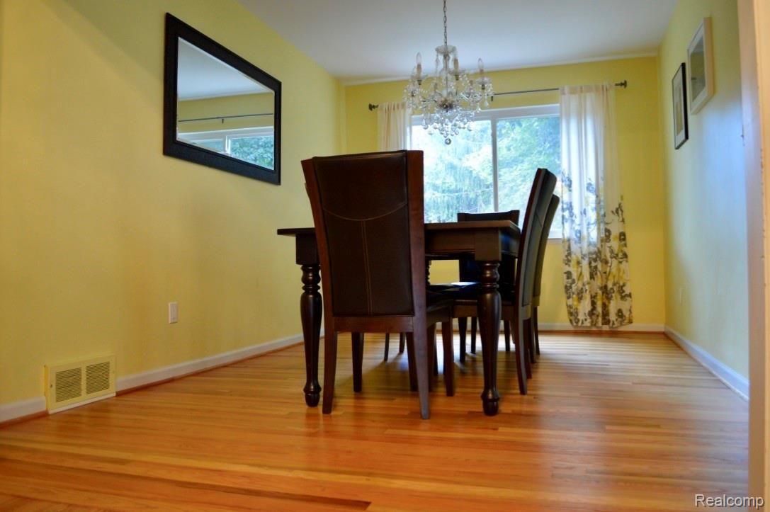 42415 Park Ridge Road Novi, MI 48375 - Photo 10 of 26 Great dinning room or could be used in an alternative way