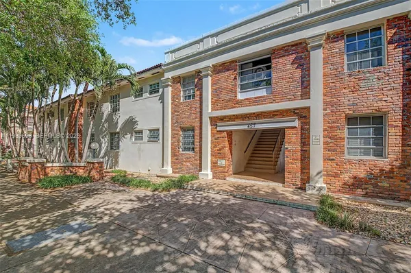 $1,700 | 427 Anastasia Avenue, Unit 20, Coral Gables, FL 33134