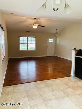 $1,900 | 419 Ridgeway Drive, Sneads Ferry, NC 28460