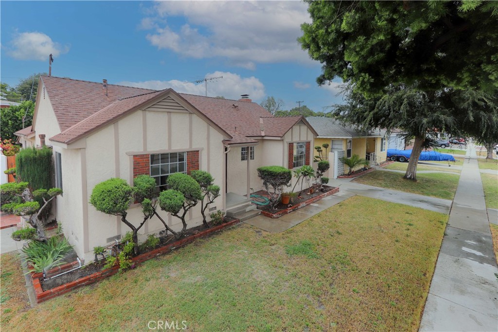 10817 Leffingwell Road Norwalk, CA 90650 - Photo 4 of 27