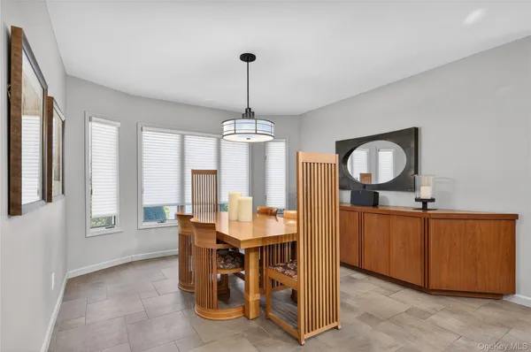 $1,975,000 | 9 St Lawrence Place, Jericho, NY 11753