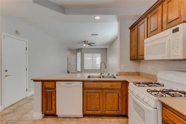 $1,900 | 1625 Tristan Flower Avenue, Las Vegas, NV 89183