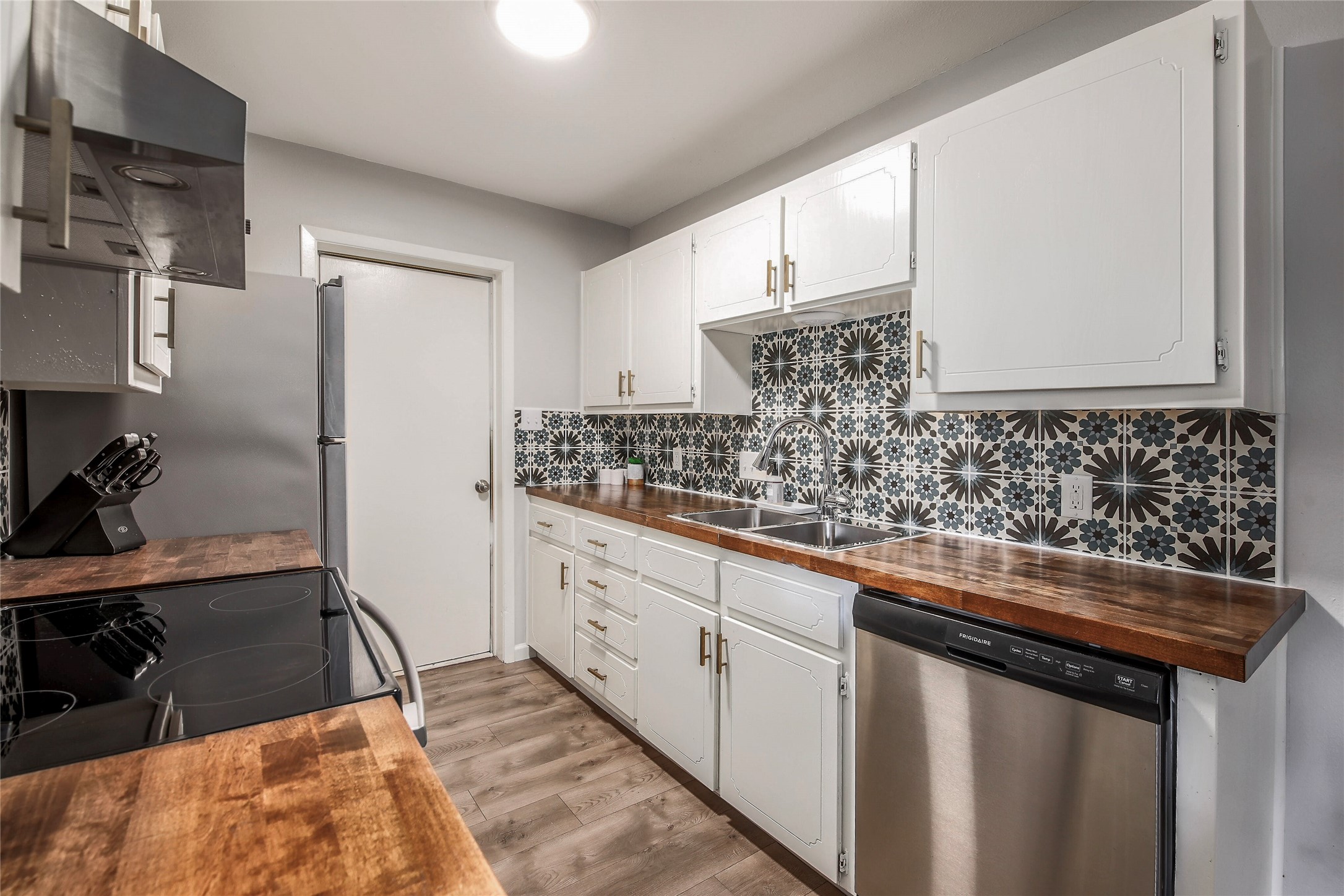 11118 Wandering Way Austin, TX 78754 - Photo 17 of 35 B Unit Kitchen