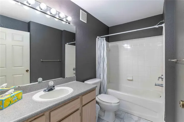 $1,950 | 7428 Vista Way, Unit 105, Bradenton, FL 34202