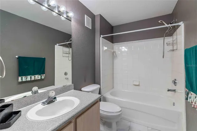 $1,950 | 7428 Vista Way, Unit 105, Bradenton, FL 34202