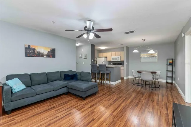 $1,950 | 7428 Vista Way, Unit 105, Bradenton, FL 34202