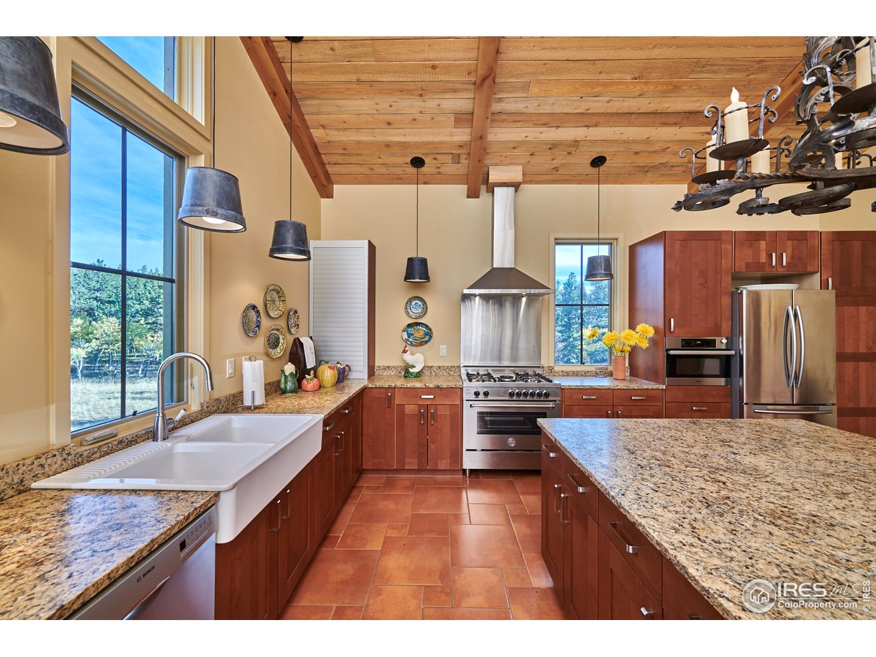 6981 Overland Road Ward, CO 80481 - Photo 17 of 36 kitchen
