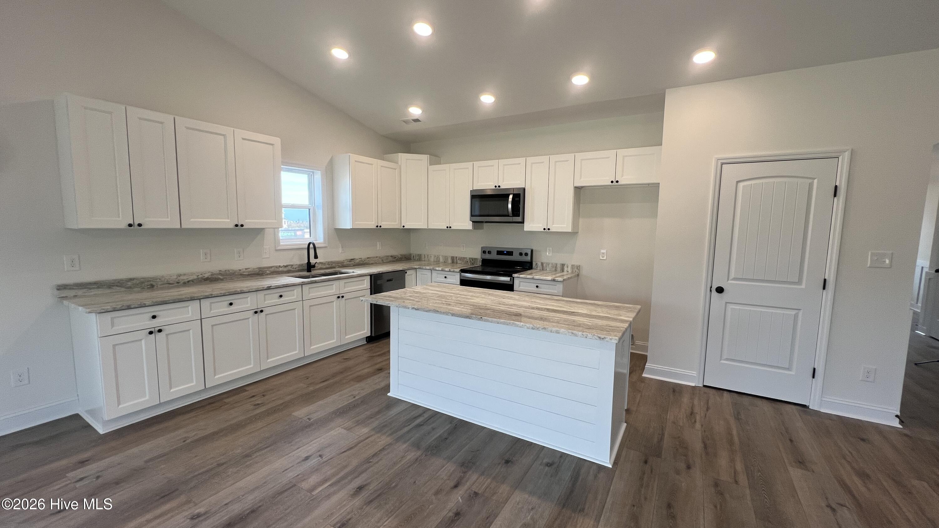 111 Camelot Drive Holly Ridge, NC 28445 - Photo 6 of 21 IMG_1294