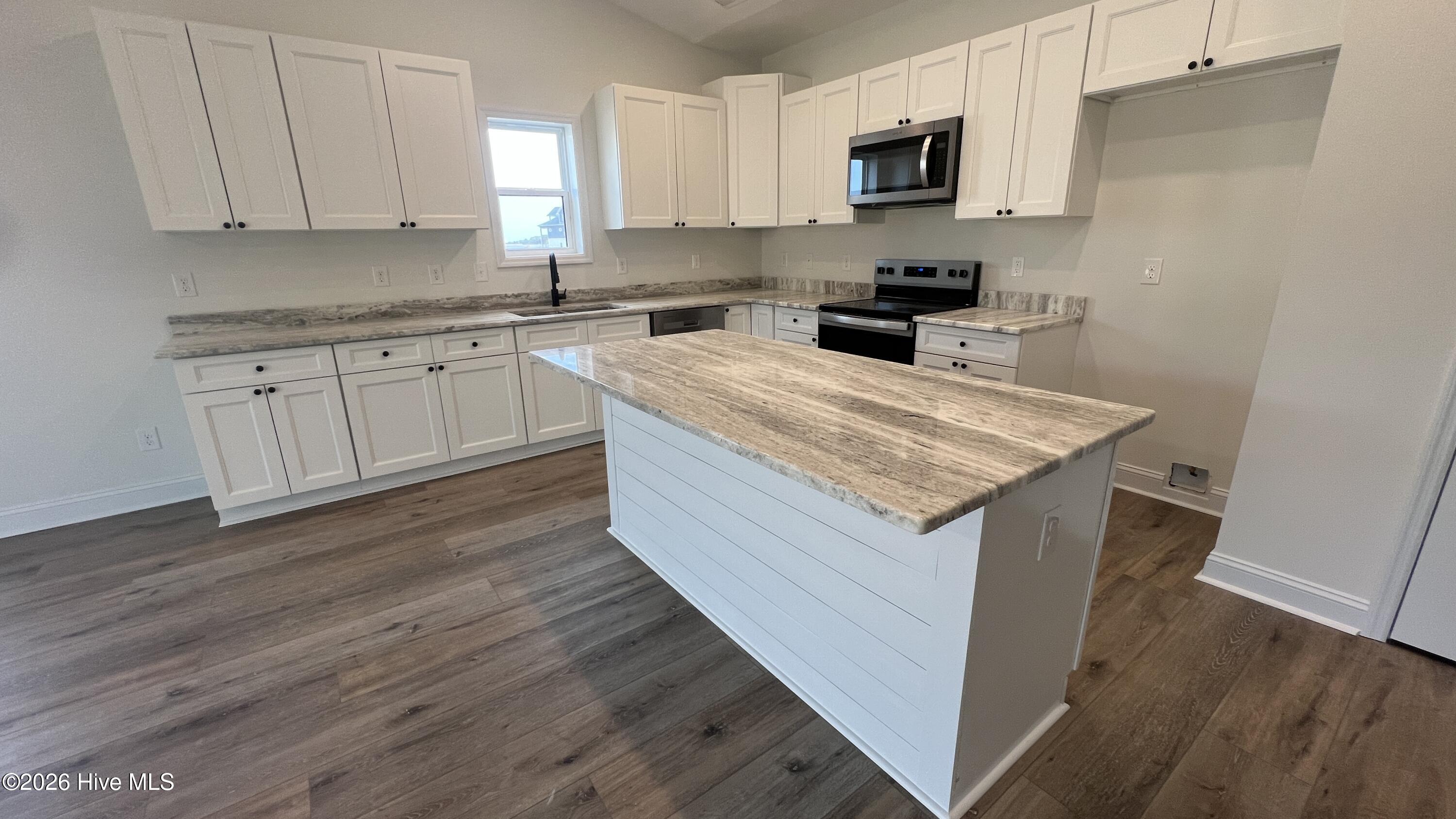 111 Camelot Drive Holly Ridge, NC 28445 - Photo 7 of 21 IMG_1295