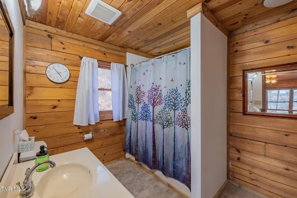 $699,900 | 11766 Rocky Hill Road, Bristol, VA 24202