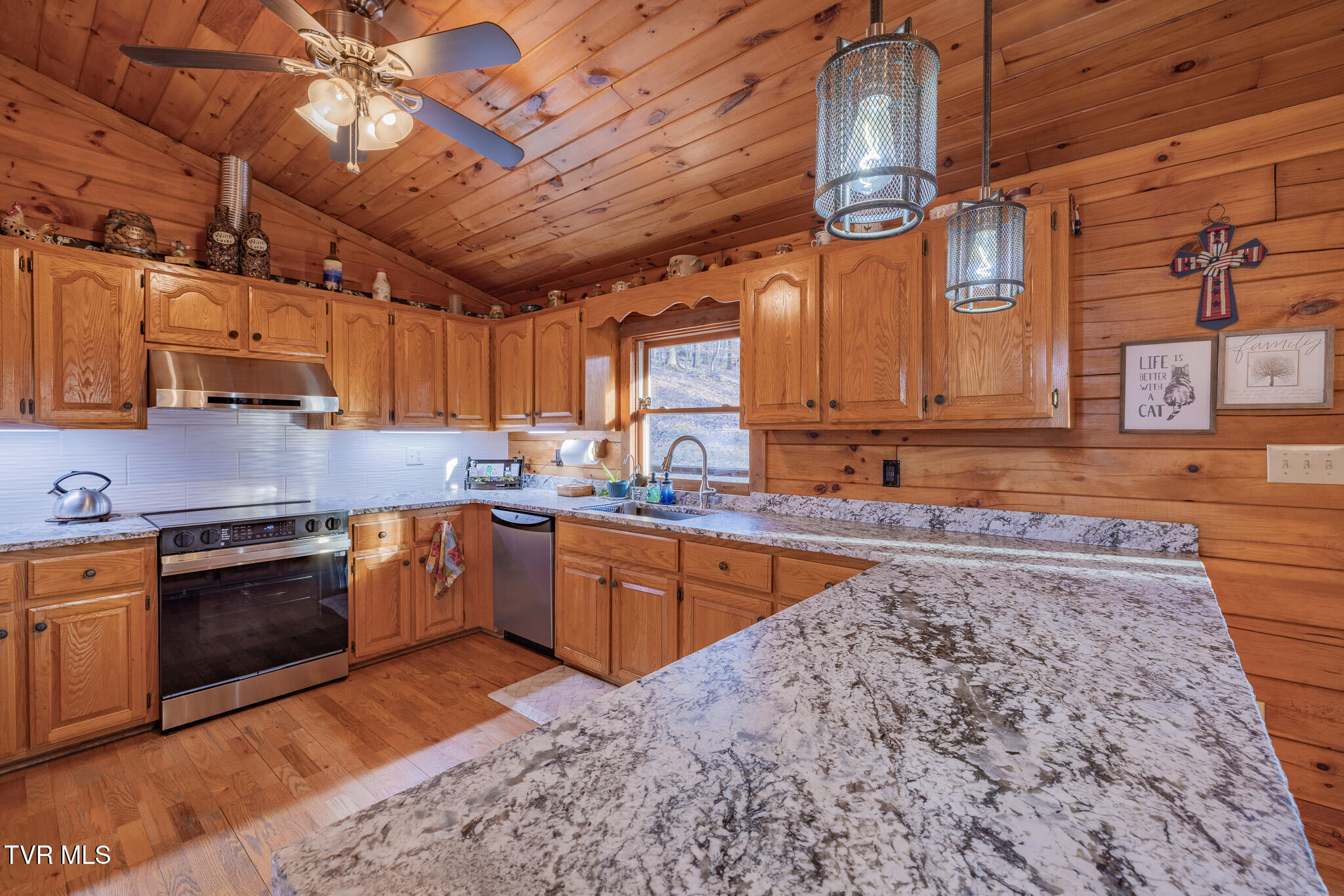 11766 Rocky Hill Road Bristol, VA 24202 - Photo 10 of 55 1R9A2289-HDR