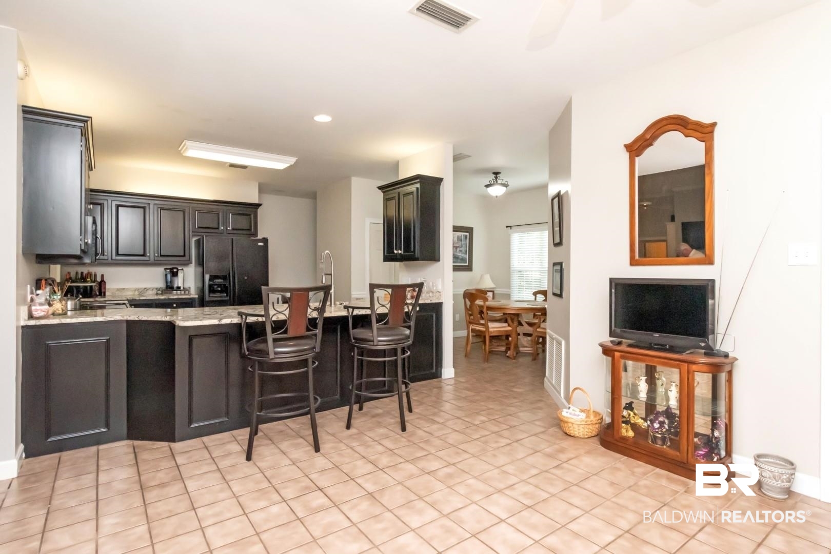 7570 Mallard Drive Mobile, AL 36695 - Photo 17 of 45 GRANITE BREAKFAST BAR