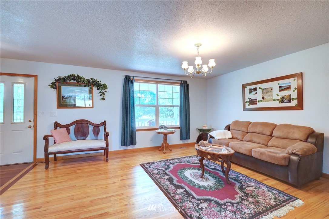 647 Antrim Road Winlock, WA 98596 - Photo 5 of 40