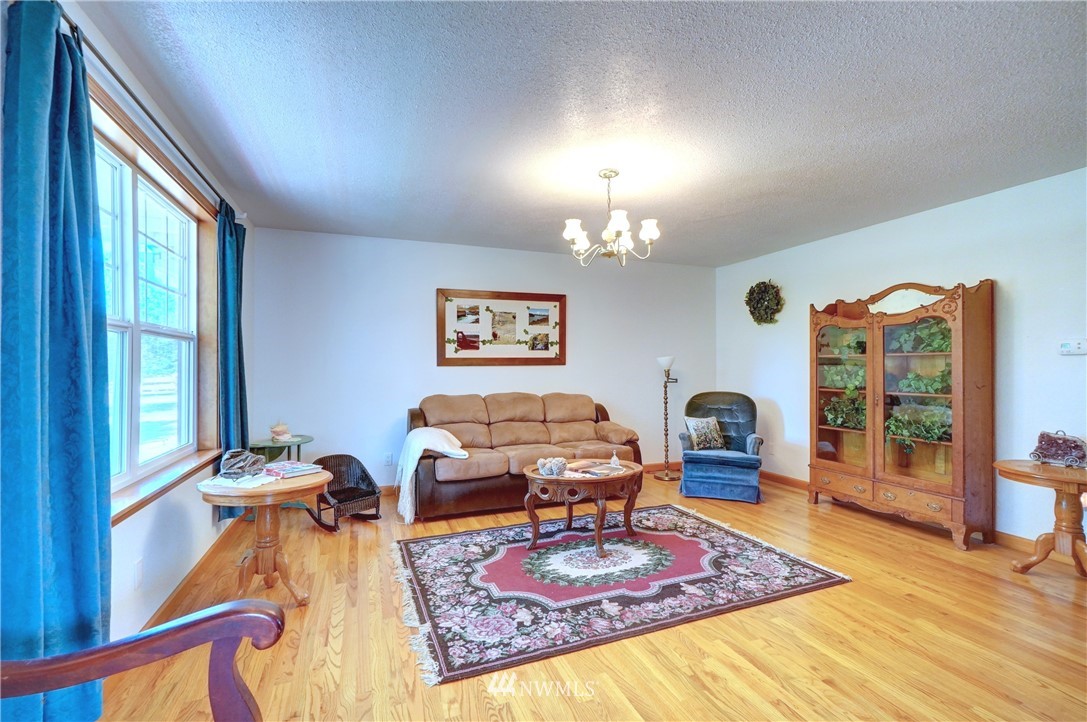 647 Antrim Road Winlock, WA 98596 - Photo 7 of 40