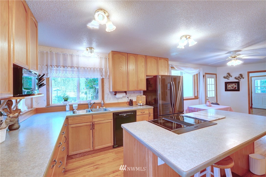 647 Antrim Road Winlock, WA 98596 - Photo 8 of 40